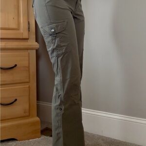 Kuhl women’s size 8 cargo convertible pants